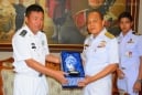 รองผู้บัญชาการฐานทัพเรือสัตหีบ รับการเยี่ยมคำนับจาก รองเสนาธิการกองเรือทะเลใต้ กองทัพเรือ สาธารณรัฐประชาชนจีน