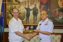 พลเรือตรี ชัชวาลย์  มีสวัสดิ์ รองผู้บัญชาการฐานทัพเรือสัตหีบ รับการเยี่ยมคำนับจาก Lt.Col Aleksey Ulyanenko ผู้บังคับการเรือลาดตระเวน VARYAG กองทัพเรือ สหพันธรัฐรัสเซีย ในโอกาสที่เข้าเยือนประเทศไทย
