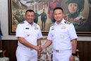 รองเสนาธิการฐานทัพเรือสัตหีบ ให้การต้อนรับและรับการเยี่ยมคำนับจากคณะนายทหารเรืออินโดนีเซีย