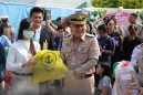 ผู้บัญชาการฐานทัพเรือสัตหีบ ส่งคนไทยกลับบ้าน