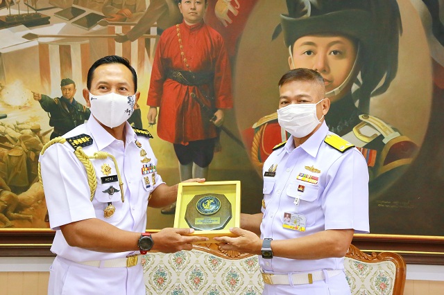เสนาธิการฐานทัพเรือสัตหีบ รับการเยี่ยมคำนับจากผู้ช่วยทูตทหารอินโดนีเซีย