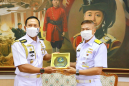 เสนาธิการฐานทัพเรือสัตหีบ รับการเยี่ยมคำนับจากผู้ช่วยทูตทหารอินโดนีเซีย